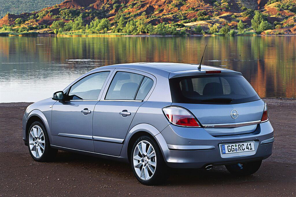Opel Astra 2003 002.jpg